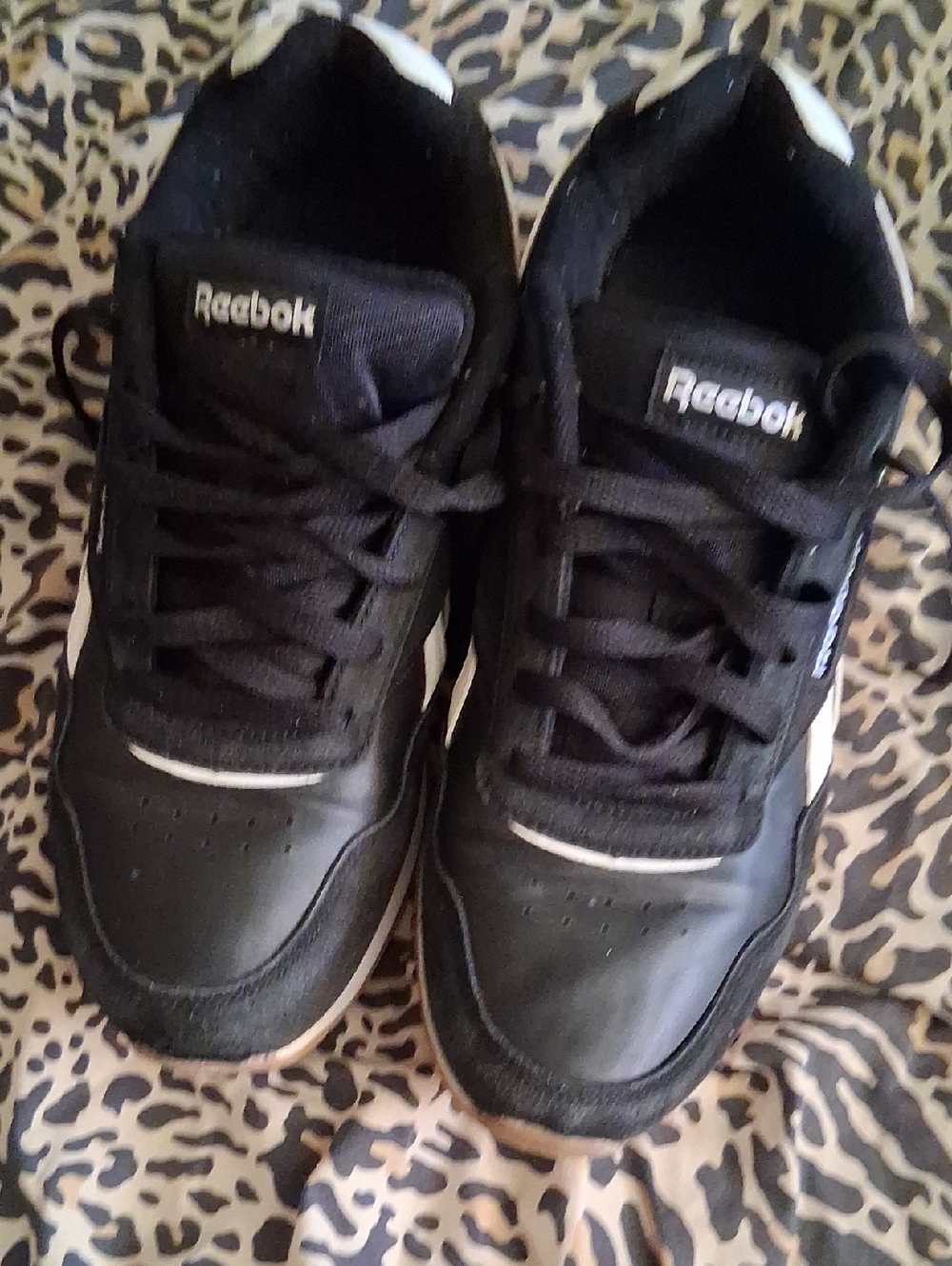 Reebok Classic Mens Balck And White Gum Bottom